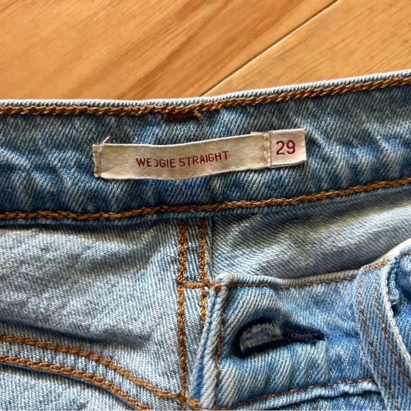Levis Wedgie Straight - Picture 2 of 3